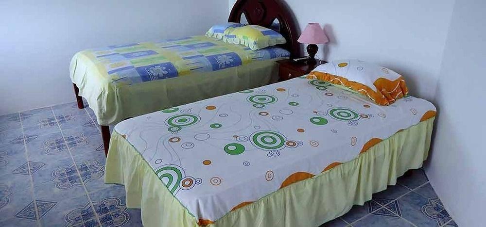 Hostal Insular Puerto Villamil Ngoại thất bức ảnh