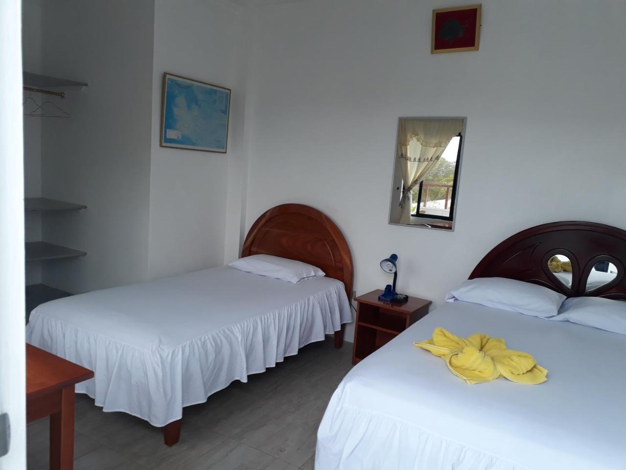 Hostal Insular Puerto Villamil Ngoại thất bức ảnh